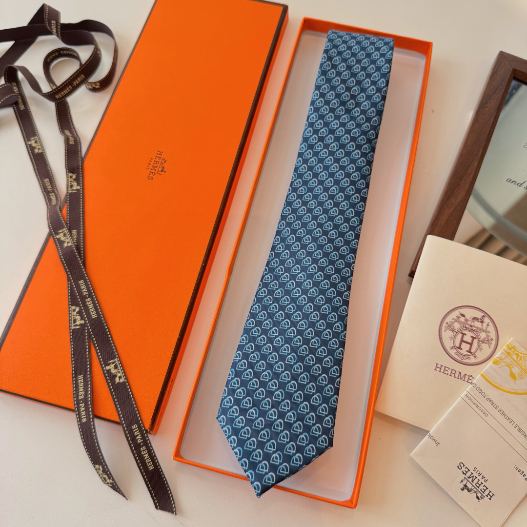Men's Tie Style Beige Tie Other Tie detail image 3 from source 778708