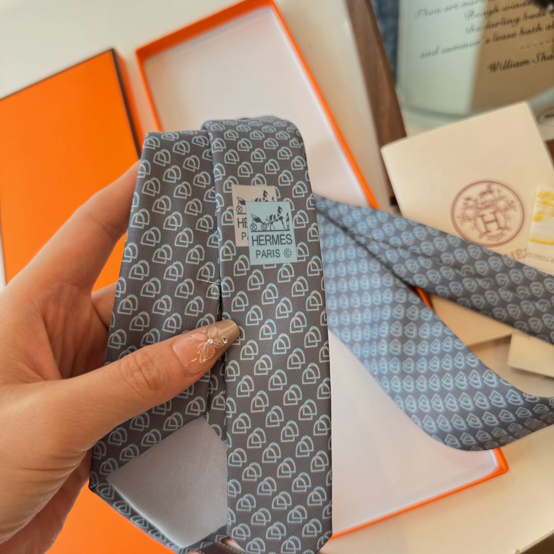 Men's Tie Style Beige Tie Other Tie detail image 5 from source 778710