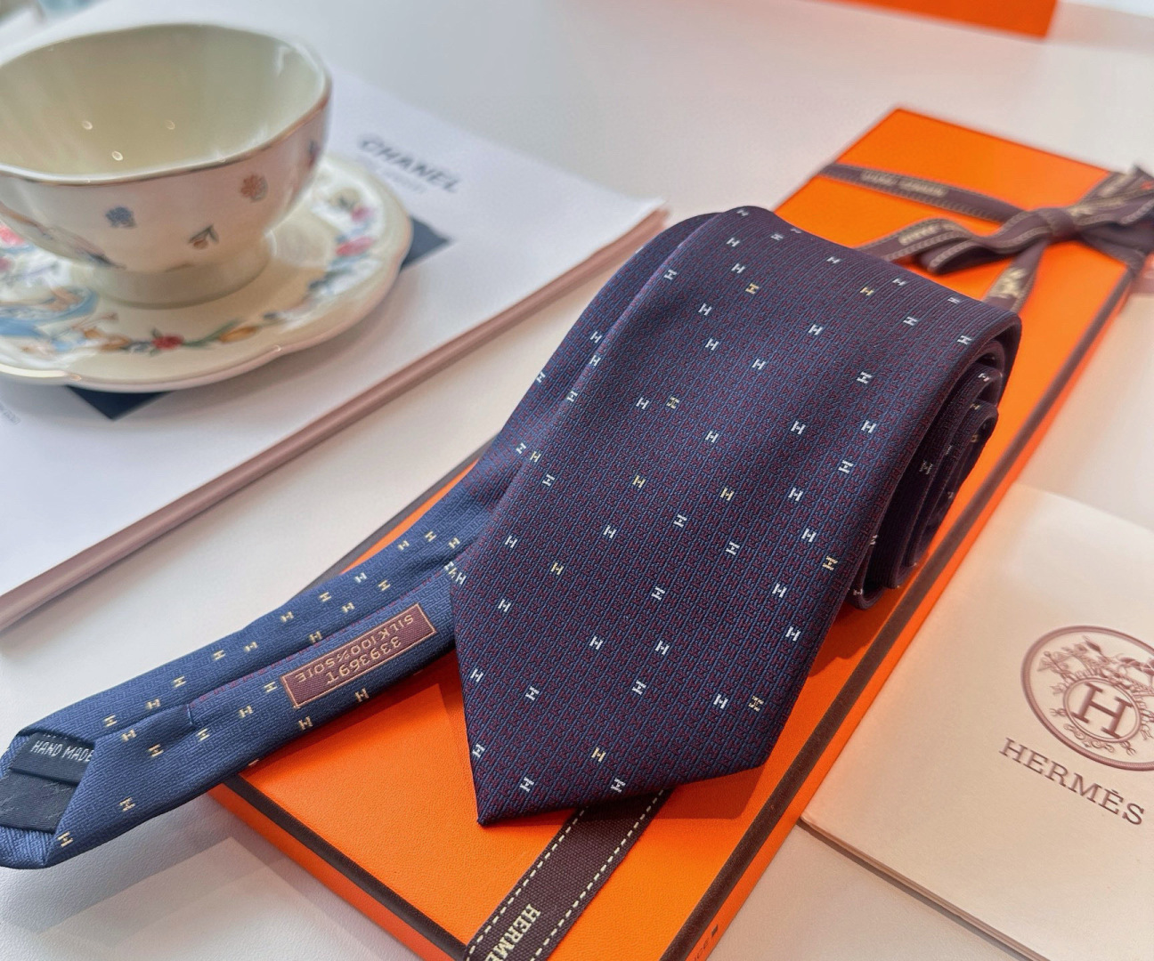 Men's Tie Style Beige Tie Other Tie detail image 6 from source 778690