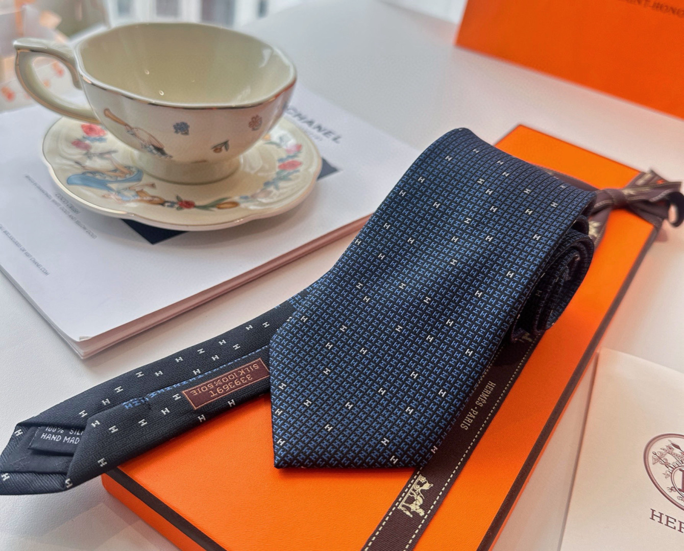 Men's Tie Style Beige Tie Other Tie detail image 5 from source 778692