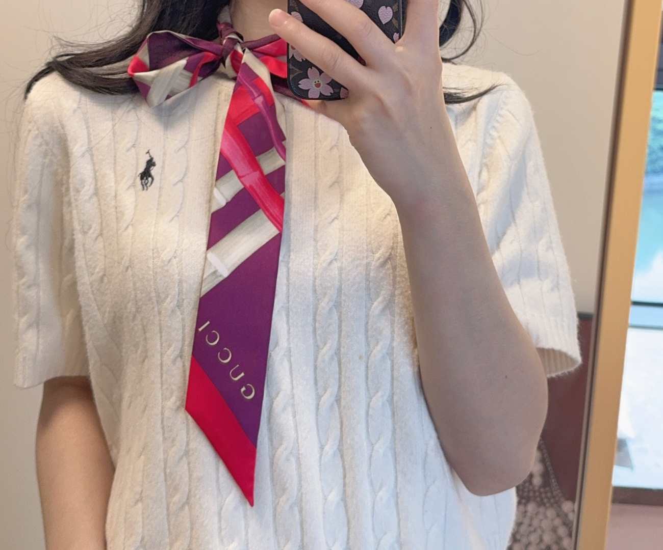 NO:895938,Twill silk scarf, bamboo GG letter style is classic, slender shape, sharp angle design at both ends, the upper body effect is very good!  It’s so perfect when worn casually!  Streamers have super multi-purpose scarves, hairbands, bag accessories, belts...and so on. They are very easy to control. They can be used with clothes in summer and bags in winter. The top-grade silk has a strong luster and is extremely exquisite. This one is really a must-get [5Xcm, silk double-layered and double-sided] silk scarf, streamer, streamer, hair bundle, real silk19860909twill丝巾,竹编 GG字母款式经典,造型修长,两端尖角设计, 上身效果非常赞！随意一搭就是那么完美！ 飘带有超多用途领巾、发带、包包配饰、腰带.....等等等等,超好驾驭 夏季配衣服 冬季配包包 顶级真丝光泽感超级强 精美无比 ,这款真的是一定要入手的【5Xcm,真丝双层双面】丝巾,飘带,飘带，发束,real silk,accessory