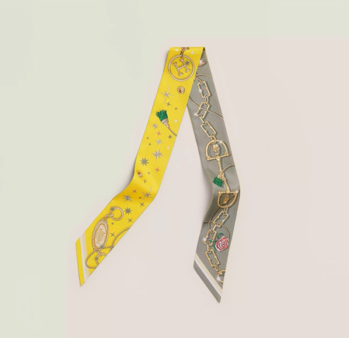 NO:921363,It’s time to party” heavyweight silk twill, Hermès headband, double-sided and double-sided! Made of top-quality twill silk, the ultra-fine printing is very clear. It is definitely the first choice for personal use as a gift. The ribbon can be wrapped around the neck, around the wrist, or waist. It can also be matched with your favorite bag to give your bag a new look. [Specification: 5X86cm, twill silk double-layered and double-sided] scarves, streamers, hair bundles, hermes, real  silk19860909派对时间到”重磅真丝斜纹绸,爱马仕束发带 双面双款！顶级斜纹真丝打造 超精细的印花非常清晰 绝对是送礼自用的首选丝带既可绕于颈间,亦可缠于腕部、腰部,同样也可以搭配在心爱的包包上,让你的包包焕然一新【规格5X86cm,斜纹真丝双层双面】丝巾,飘带，发束,hermes,real silk,accessory