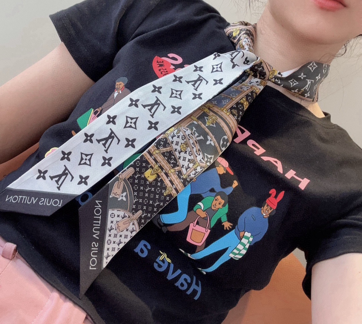 NO:921393,45 The latest super nice official website of LV with fairy colors released this year is on sale at the same time on the tiwlly official website. It is new and has finally arrived. LV’s latest double-layered headband~tie, bow tie, streamer and various multi-purpose domestic official website are also available on the domestic official website. The price is + awesome. The remaining quantity is not much. It can definitely be used for thousands of years.  No SVIP recommendation for slow hands] Compared with the price at the counter, I really bought the Monogram series of Leha. It really looks better and better and can be used in many ways. It has a good style no matter how you match it. Super soft 8* top imported double-layer silk ribbon scarf, streamer, hair bundle, louis vuitton, real silk1986090945 LV今年出的神仙配色超级nice官网最新款,tiwlly官网同步在售.上新,终于到货了,Lv最新双层束发带~绑带.领结.飘带各种多用途国内官网也上架了售价＋牛逼剩余的数量不多 自留绝对可以用万年 手慢无SVIP推荐】和专柜的价格比,真心是买到偷着乐哈这个monogram系列真心的越看越好看而且多way用法,随便怎么搭配都好有腔调.超级柔软8*顶级进口双层真丝小飘带丝巾,飘带，发束,louis vuitton,real silk,accessory