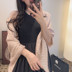 🐴 新款现货💖💖140丝绒方巾双面同色(专柜同步Dior 迪奥)‼️抢‼️VIP推荐 ‼️下手一定要快【高端 大爱 ‼️ 🐴 新款现货💖💖140丝绒方巾双面同色(专柜同步Dior 迪奥)‼️抢‼️VIP推荐 ‼️下手一定要快【高端 大爱 ‼️