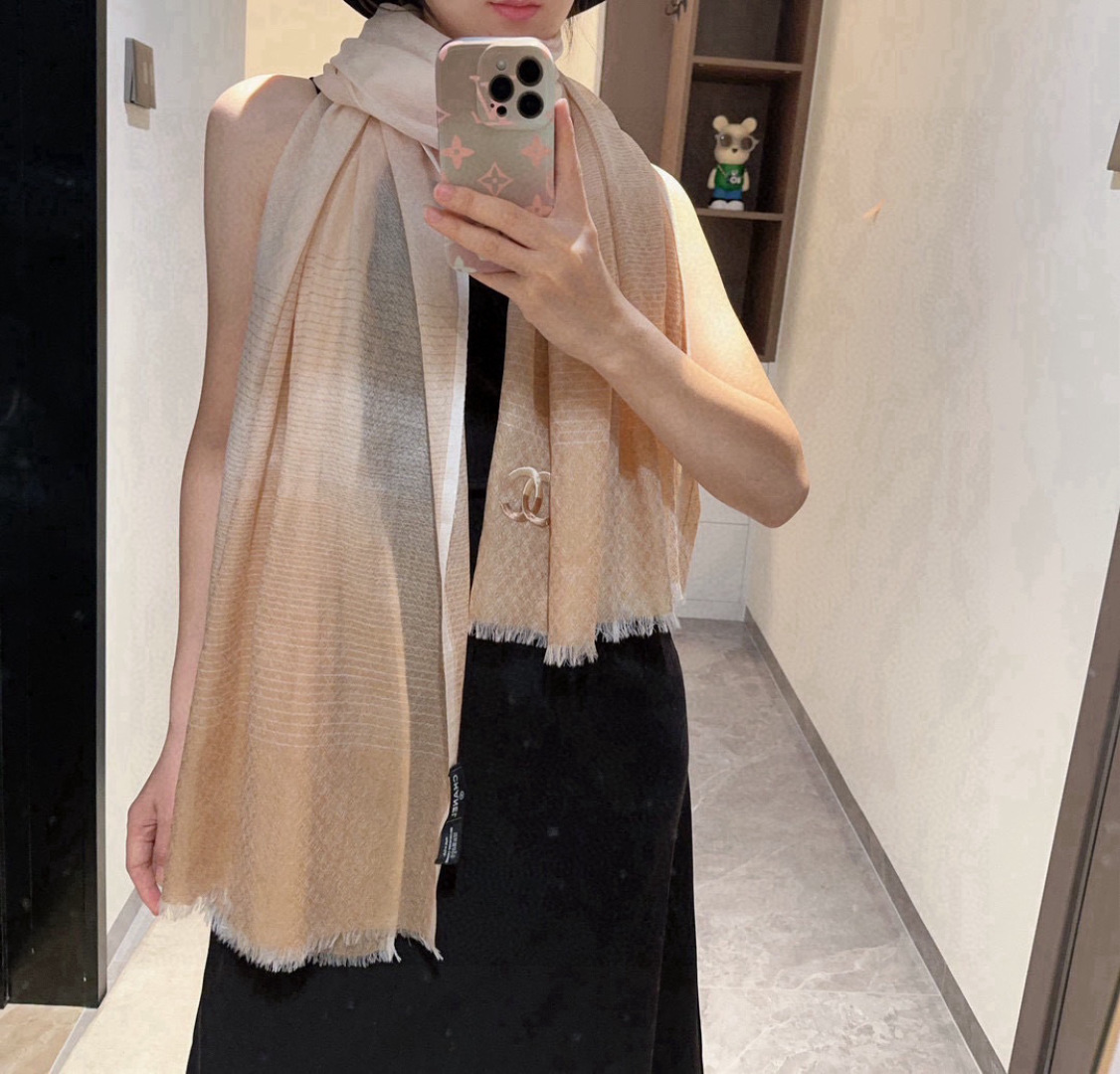 ，香奈儿极品原单 渐变色[玫瑰]非常温柔美丽的配色！高尖端产物⚠️重磅呈现 ，绝无仅有 史无前例 100%纯山羊绒 暗纹