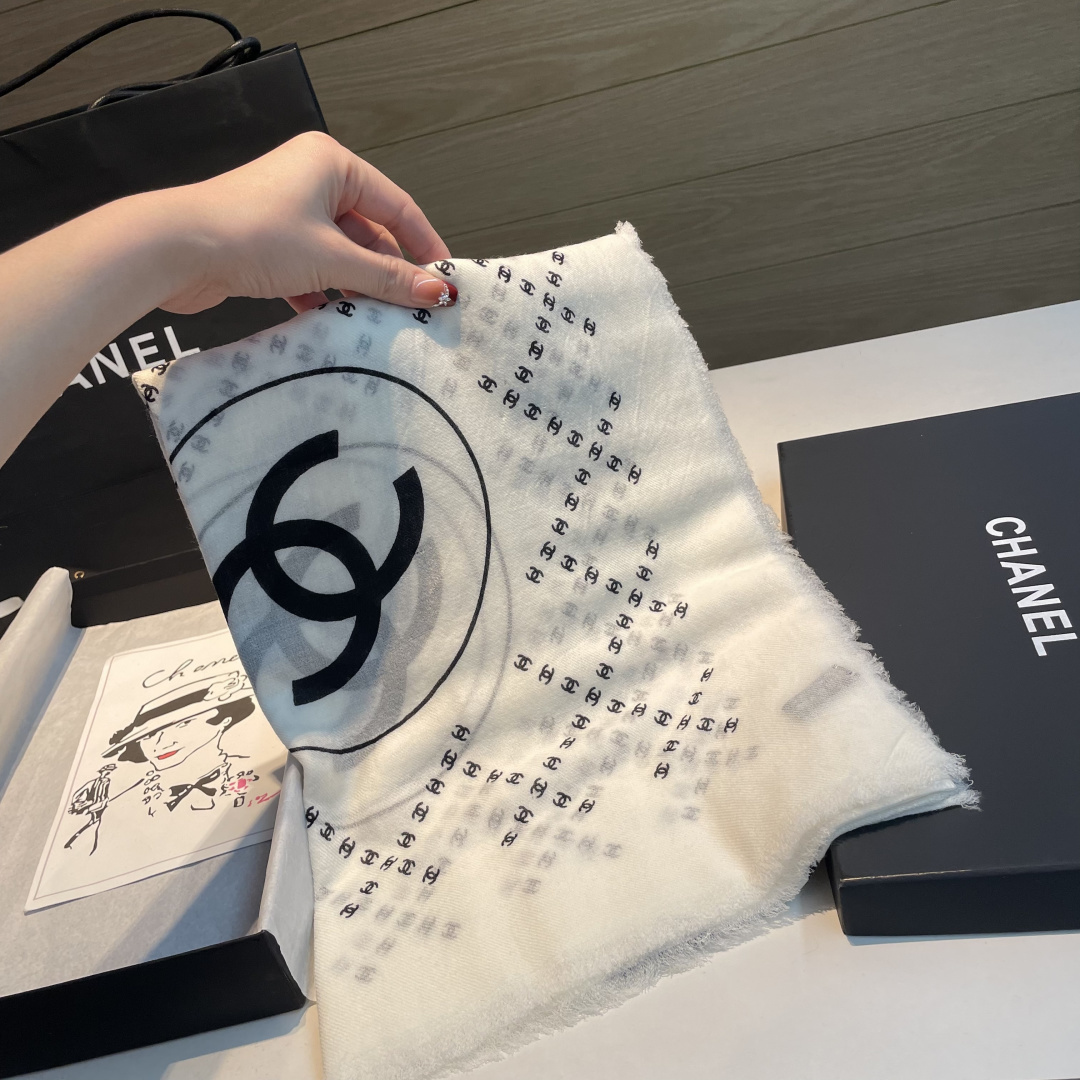 CHANE 系列专柜最新同步！本系列经过专柜品质染色，首道工序清洗后直接加工，保持了原生态的柔顺亮泽，薄如蝉翼若隐若现就