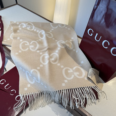 金丝版本Gucci重磅专柜最最新款,专柜售价7240的好货!就是喜欢Gucci这种调调!长在很多人喜欢这种时髦感的审美上 金丝版本Gucci重磅专柜最最新款,专柜售价7240的好货!就是喜欢Gucci这种调调!长在很多人喜欢这种时髦感的审美上