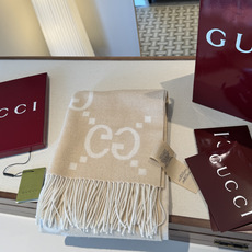 金丝版本Gucci重磅专柜最最新款,专柜售价7240的好货!就是喜欢Gucci这种调调!长在很多人喜欢这种时髦感的审美上 金丝版本Gucci重磅专柜最最新款,专柜售价7240的好货!就是喜欢Gucci这种调调!长在很多人喜欢这种时髦感的审美上