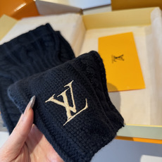 🆕 L永不冻结围脖 135*20cm 100%羊毛 Never Freeze 围巾选用柔暖羊毛 升华冬日格调。无论 🆕 L永不冻结围脖 135*20cm 100%羊毛 Never Freeze 围巾选用柔暖羊毛 升华冬日格调。无论