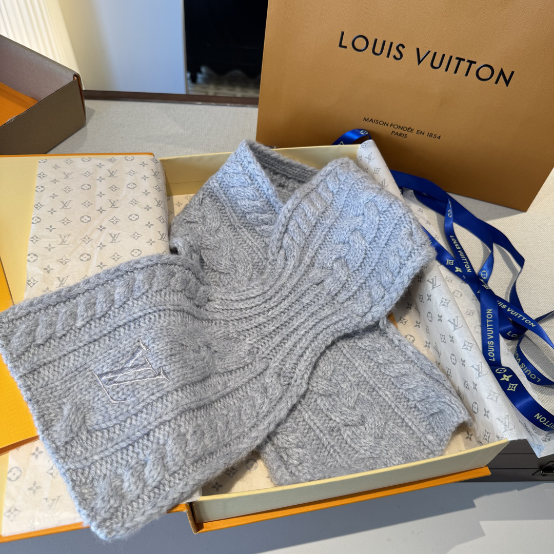 🆕 L永不冻结围脖 135*20cm 100%羊毛 Never Freeze 围巾选用柔暖羊毛 升华冬日格调。无论 🆕 L永不冻结围脖 135*20cm 100%羊毛 Never Freeze 围巾选用柔暖羊毛 升华冬日格调。无论
