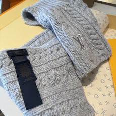 🆕 L永不冻结围脖 135*20cm 100%羊毛 Never Freeze 围巾选用柔暖羊毛 升华冬日格调。无论 🆕 L永不冻结围脖 135*20cm 100%羊毛 Never Freeze 围巾选用柔暖羊毛 升华冬日格调。无论