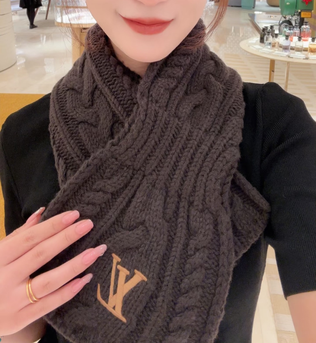 🆕 L永不冻结围脖 135*20cm 100%羊毛 Never Freeze 围巾选用柔暖羊毛 升华冬日格调。无论 🆕 L永不冻结围脖 135*20cm 100%羊毛 Never Freeze 围巾选用柔暖羊毛 升华冬日格调。无论