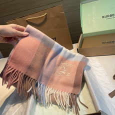 🆕 ✨✨Burberry · 巴宝莉双面围巾❗好看的要疯掉了,太有型太有魅力了❗❗非常斯文时尚的秋冬单品!真的很喜欢,非 🆕 ✨✨Burberry · 巴宝莉双面围巾❗好看的要疯掉了,太有型太有魅力了❗❗非常斯文时尚的秋冬单品!真的很喜欢,非