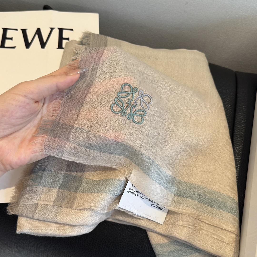 🆕 🎀🎀💃罗意威极品原单‼️♨️高尖端产物⚠️重磅呈现 ，绝无仅有 史无前例 100%纯山羊绒 手感好到爆🙀🙀绝对又是一