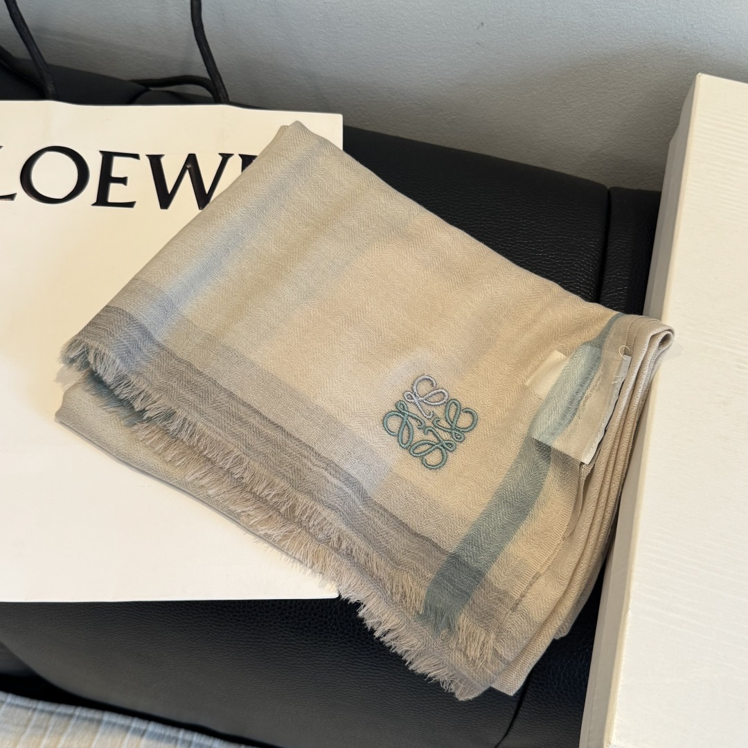 🆕 🎀🎀💃罗意威极品原单‼️♨️高尖端产物⚠️重磅呈现 ，绝无仅有 史无前例 100%纯山羊绒 手感好到爆🙀🙀绝对又是一