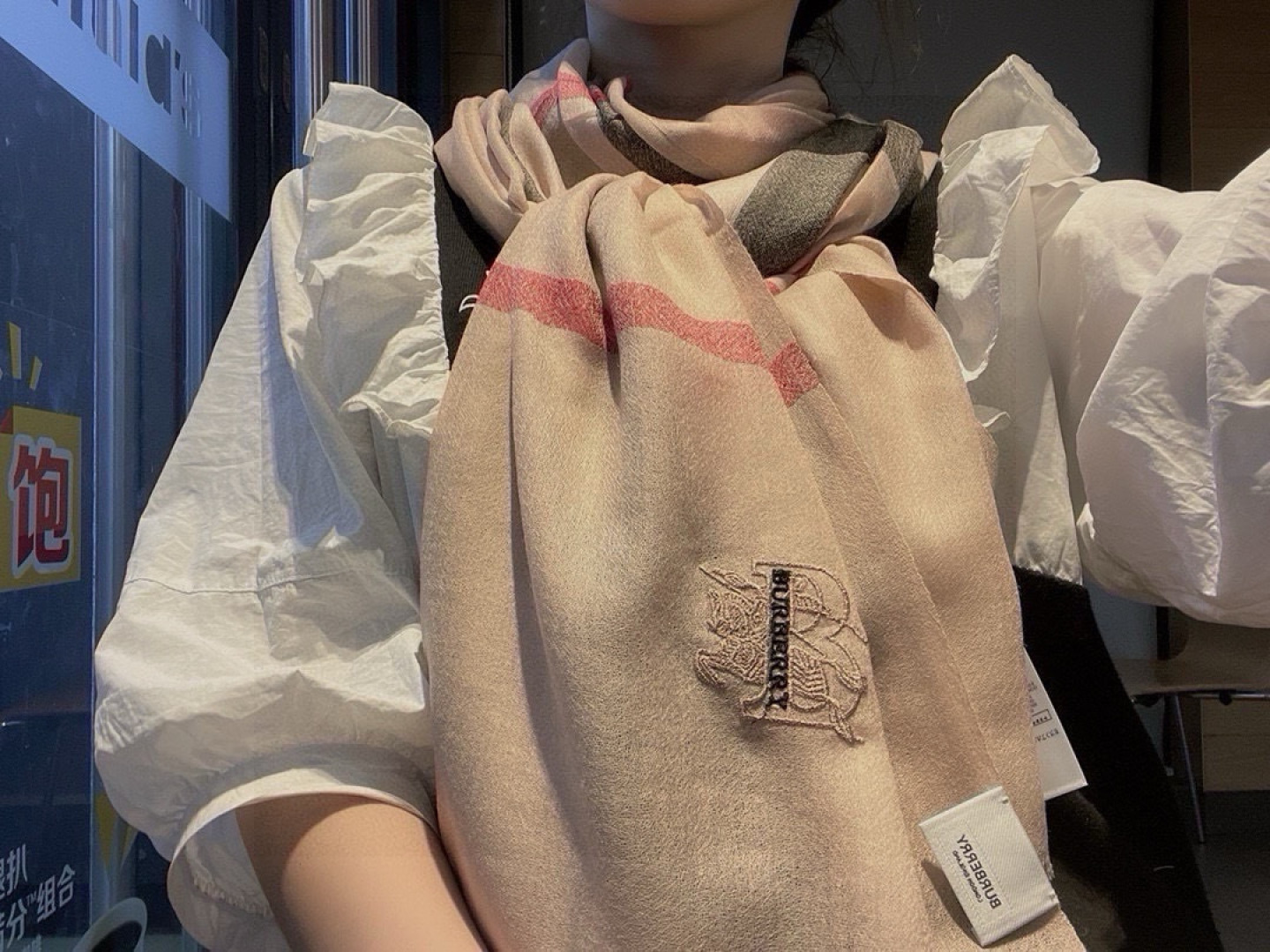 🆕  巴宝莉Burberry  经典专柜款、专柜同步 超薄羊绒格子披肩现货秒发  衣柜必备经典款VI🆕 P推荐！！！早秋