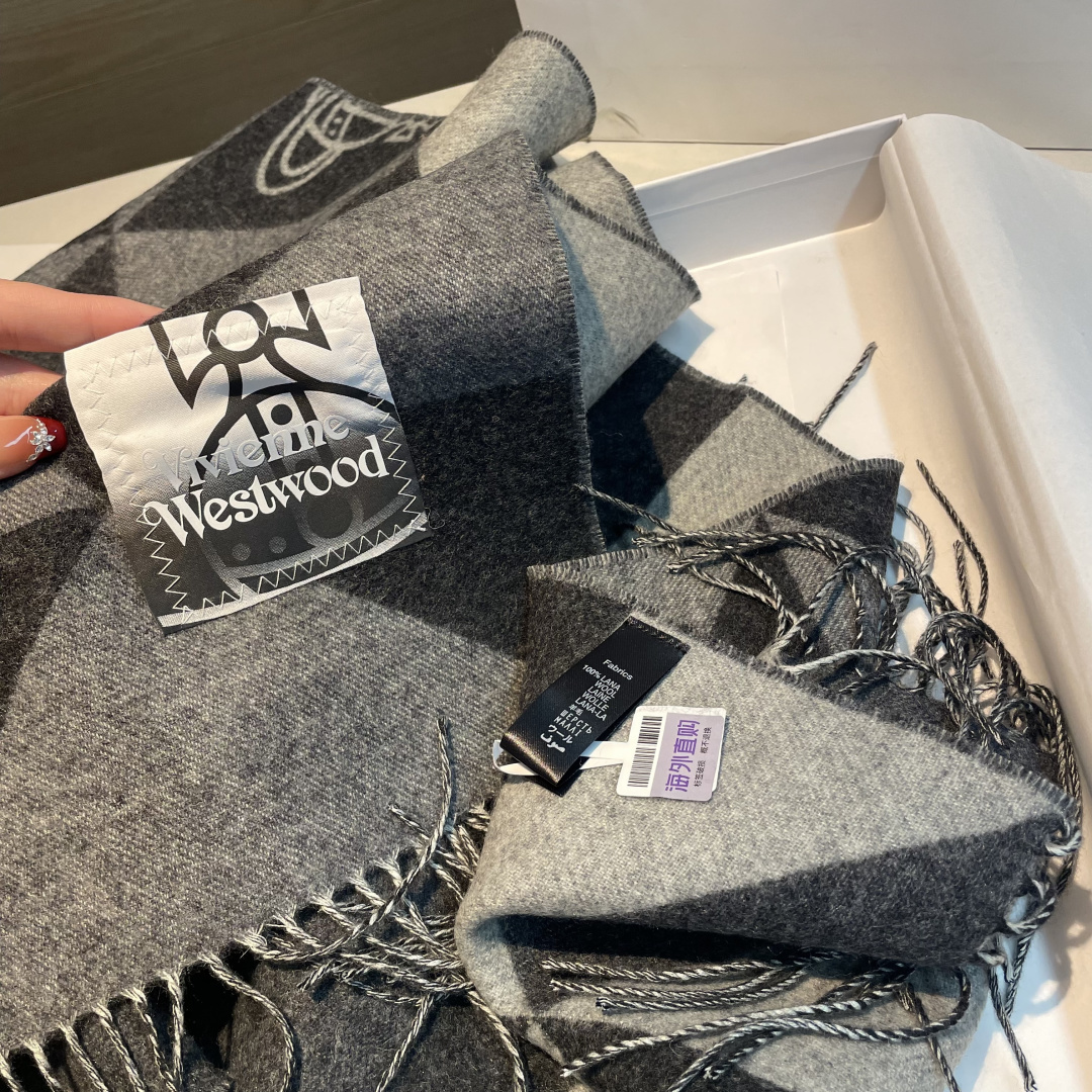 🆕 高品质 𝐕𝐢𝐯𝐢𝐞𝐧𝐧𝐞 𝐖𝐞𝐬𝐭𝐰𝐨𝐨𝐝🪐✨ 经典大土星围巾 vivienne westwood西太后土星 英国时