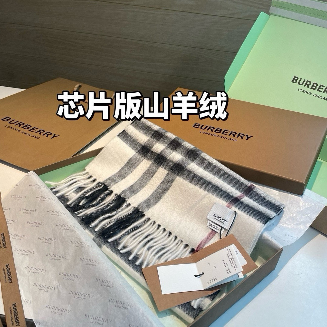 🆕 ，芯片版塔尖牛🐂货：原单出口的，皇室殿堂级的经典格围巾‼️郑恩彩同款经典格纹羊绒围巾，新年红，巨巨巨好看的红色，出口