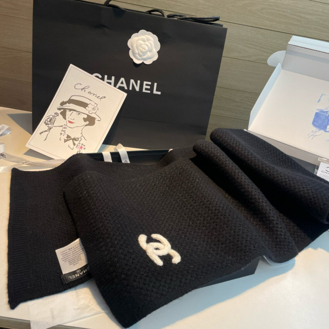 🆕 【▪Chanel · 香奈儿难得一见的针织单品，温柔配色，超级迷恋❗️气质低调恬静又不失优雅❗️】重点推荐❗️一秒心