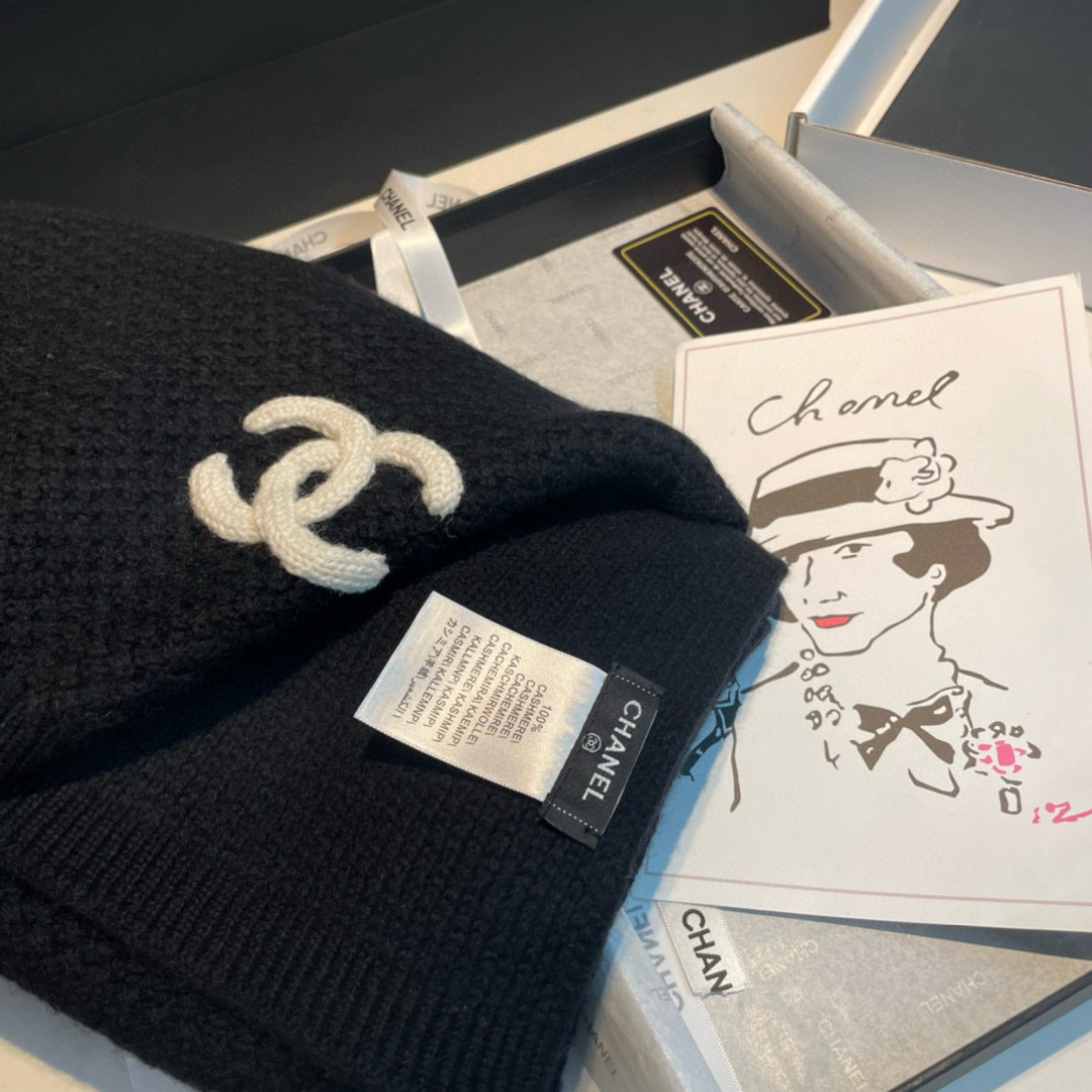 🆕 【▪Chanel · 香奈儿难得一见的针织单品，温柔配色，超级迷恋❗️气质低调恬静又不失优雅❗️】重点推荐❗️一秒心
