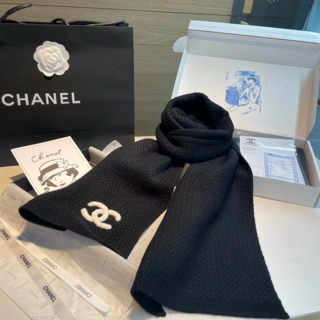 🆕 【▪Chanel · 香奈儿难得一见的针织单品，温柔配色，超级迷恋❗️气质低调恬静又不失优雅❗️】重点推荐❗️一秒心