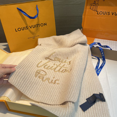 🆕 爆款上新 情侣款👍👍LV 独家牛货🐂 奢华尽在尺寸之间,高端品质‼️具有超高羊绒品质才会被此品牌青睐‼️这种精品是 🆕 爆款上新 情侣款👍👍LV 独家牛货🐂 奢华尽在尺寸之间,高端品质‼️具有超高羊绒品质才会被此品牌青睐‼️这种精品是
