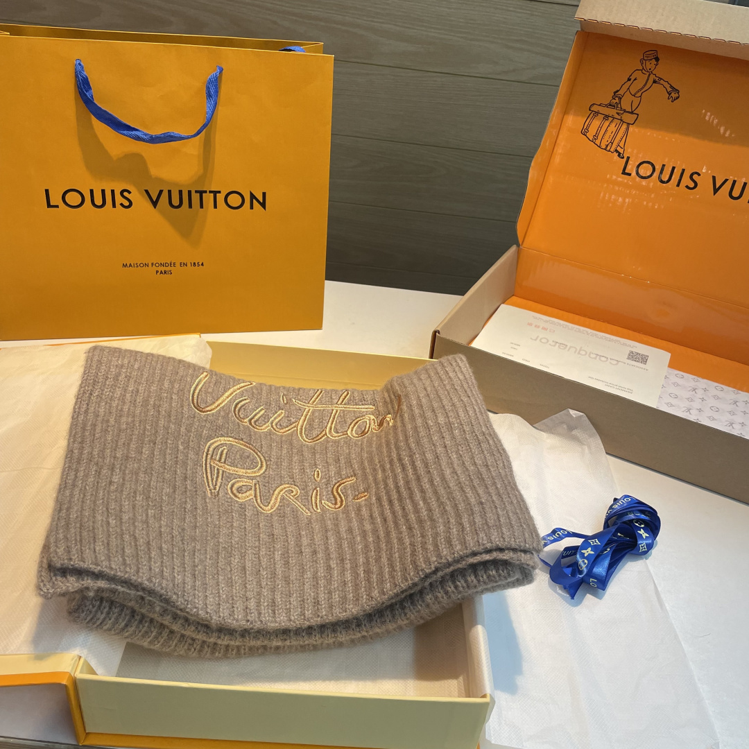 🆕 爆款上新 情侣款👍👍LV 独家牛货🐂 奢华尽在尺寸之间,高端品质‼️具有超高羊绒品质才会被此品牌青睐‼️这种精品是 🆕 爆款上新 情侣款👍👍LV 独家牛货🐂 奢华尽在尺寸之间,高端品质‼️具有超高羊绒品质才会被此品牌青睐‼️这种精品是