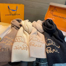 🆕 爆款上新 情侣款👍👍LV 独家牛货🐂 奢华尽在尺寸之间,高端品质‼️具有超高羊绒品质才会被此品牌青睐‼️这种精品是 🆕 爆款上新 情侣款👍👍LV 独家牛货🐂 奢华尽在尺寸之间,高端品质‼️具有超高羊绒品质才会被此品牌青睐‼️这种精品是