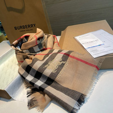 🆕 😘😘【英伦格纹】⚜️burberry殿堂级御用推荐❗️出口英国的订单!最新经典混纺系列。来的太是时候了❗️非常适合秋 🆕 😘😘【英伦格纹】⚜️burberry殿堂级御用推荐❗️出口英国的订单!最新经典混纺系列。来的太是时候了❗️非常适合秋