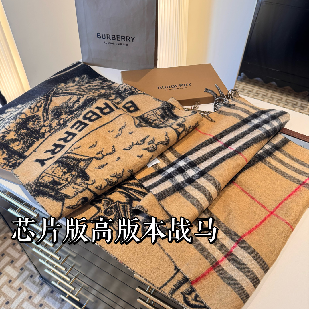 🆕 高货版本,朋友工厂订单,余一百百多条,市面最好的战马焦糖,高货,Bur战马骑士双面披肩,各种好看,被誉为Burbe 🆕 高货版本,朋友工厂订单,余一百百多条,市面最好的战马焦糖,高货,Bur战马骑士双面披肩,各种好看,被誉为Burbe