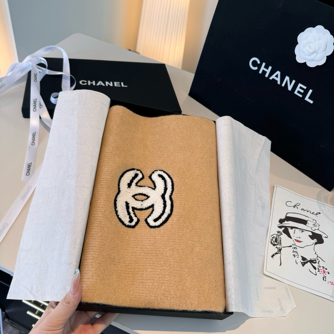 🆕 👑👑Chanel25秋冬新款针织围巾羊绒针织长巾‼️美翻了[流泪]御用殿堂级极品‼️新款在售 进口纯羊绒针织毛线❗️