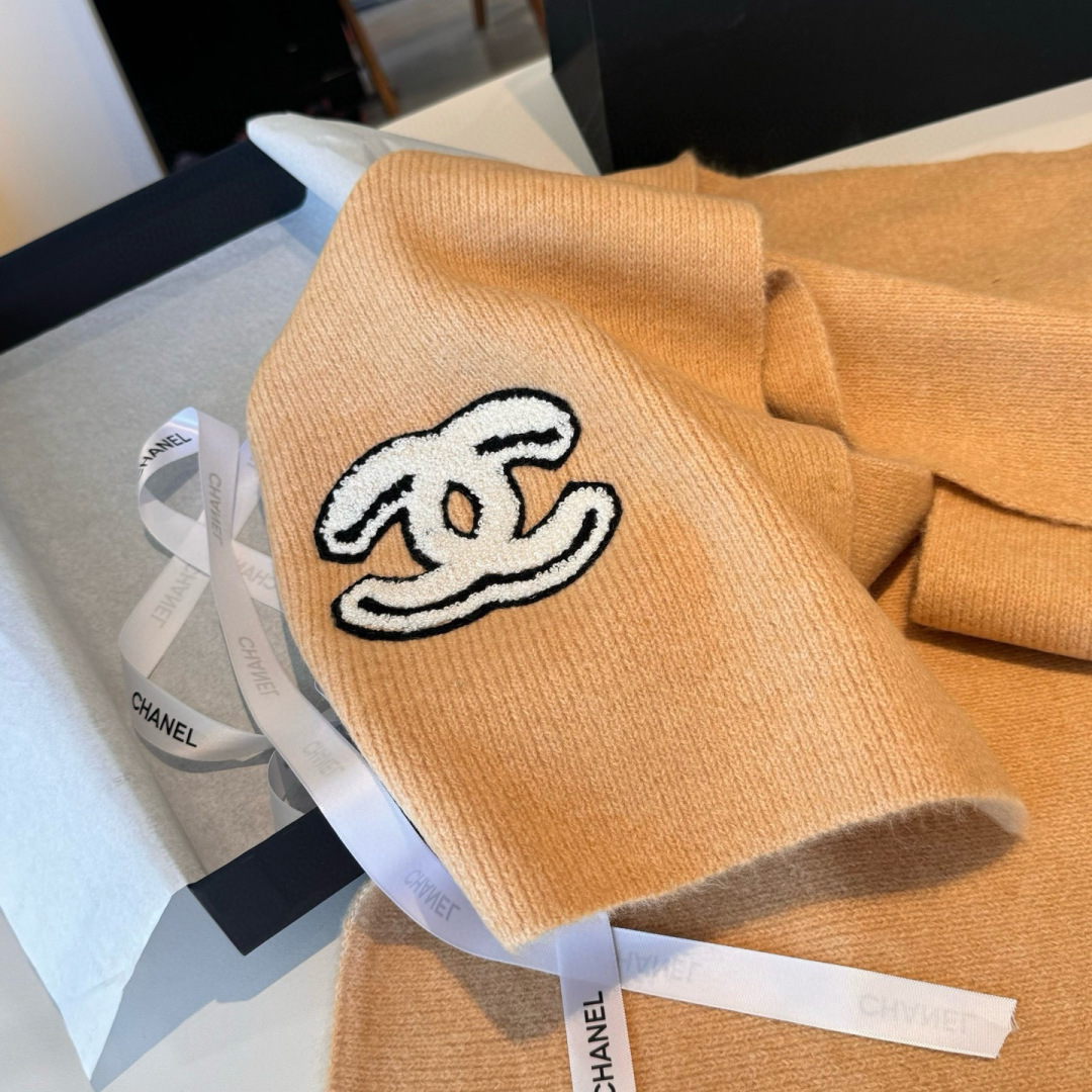 🆕 👑👑Chanel25秋冬新款针织围巾羊绒针织长巾‼️美翻了[流泪]御用殿堂级极品‼️新款在售 进口纯羊绒针织毛线❗️