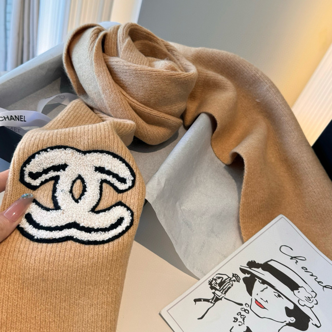 🆕 👑👑Chanel25秋冬新款针织围巾羊绒针织长巾‼️美翻了[流泪]御用殿堂级极品‼️新款在售 进口纯羊绒针织毛线❗️