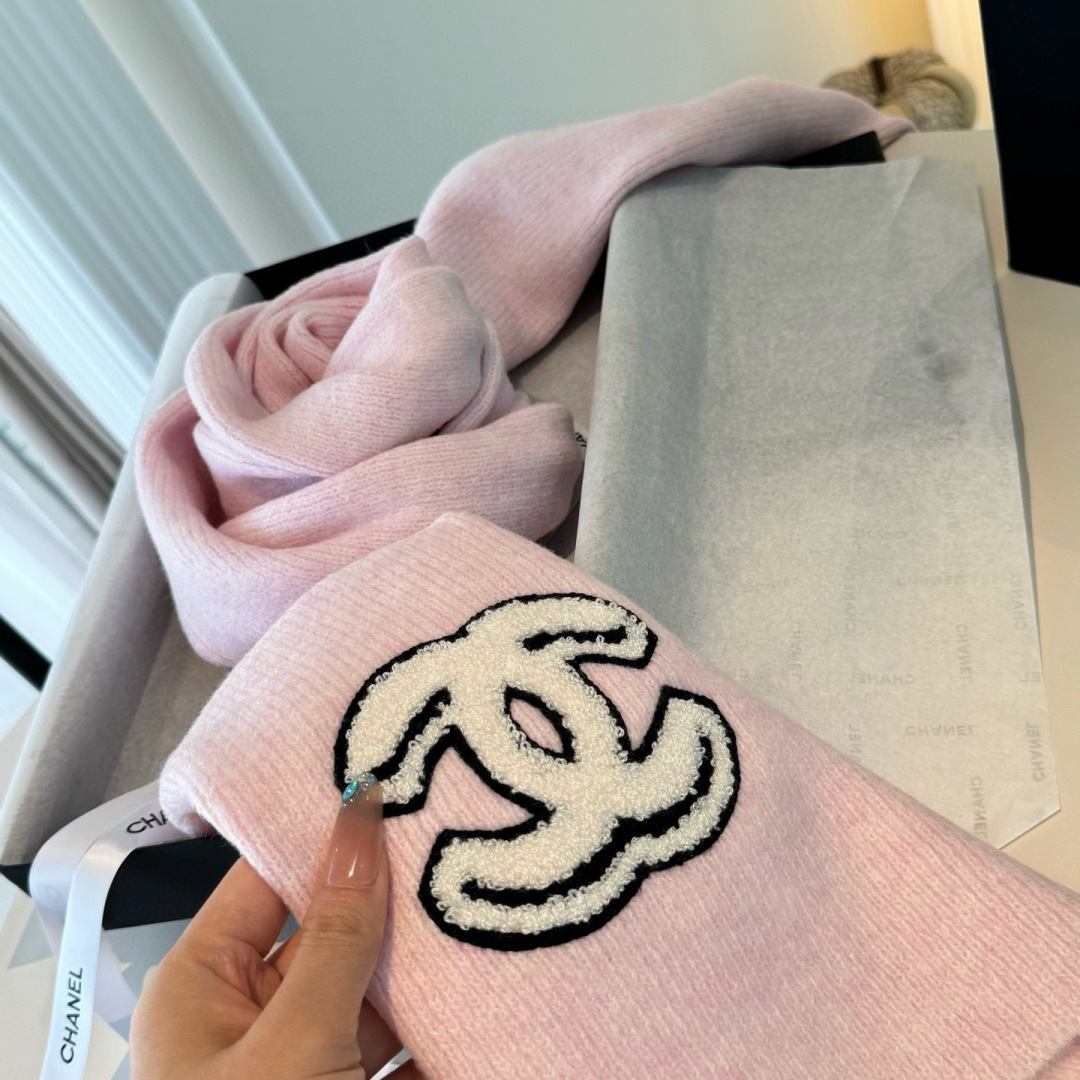 🆕 👑👑Chanel25秋冬新款针织围巾羊绒针织长巾‼️美翻了[流泪]御用殿堂级极品‼️新款在售 进口纯羊绒针织毛线❗️