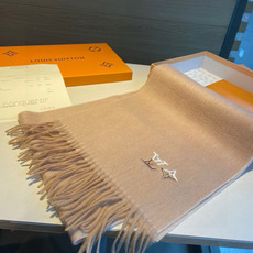 Louis Vuitton。 【刺绣羊绒围巾】怒赞自留,难得的高端男款!家属福利!L非常正的男士围巾~面料大爱,非常柔软 Louis Vuitton。 【刺绣羊绒围巾】怒赞自留,难得的高端男款!家属福利!L非常正的男士围巾~面料大爱,非常柔软