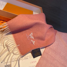 Louis Vuitton。 【刺绣羊绒围巾】怒赞自留,难得的高端男款!家属福利!L非常正的男士围巾~面料大爱,非常柔软 Louis Vuitton。 【刺绣羊绒围巾】怒赞自留,难得的高端男款!家属福利!L非常正的男士围巾~面料大爱,非常柔软