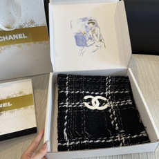 😘新款 搭配利器🆕🆕 香奈儿系列货 专供viP 产品 ♥顶级苏格兰进口绵羊毛 纹路织法使围巾赋有弹性且柔软亲肤 😘新款 搭配利器🆕🆕 香奈儿系列货 专供viP 产品 ♥顶级苏格兰进口绵羊毛 纹路织法使围巾赋有弹性且柔软亲肤