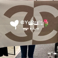 香奶奶尾单新款拼色羊绒披肩,直接出欧洲的,正儿八经的正品订单…和大货一起出来,不用多流弊的文字,它是全世界最好的Chan 香奶奶尾单新款拼色羊绒披肩,直接出欧洲的,正儿八经的正品订单…和大货一起出来,不用多流弊的文字,它是全世界最好的Chan