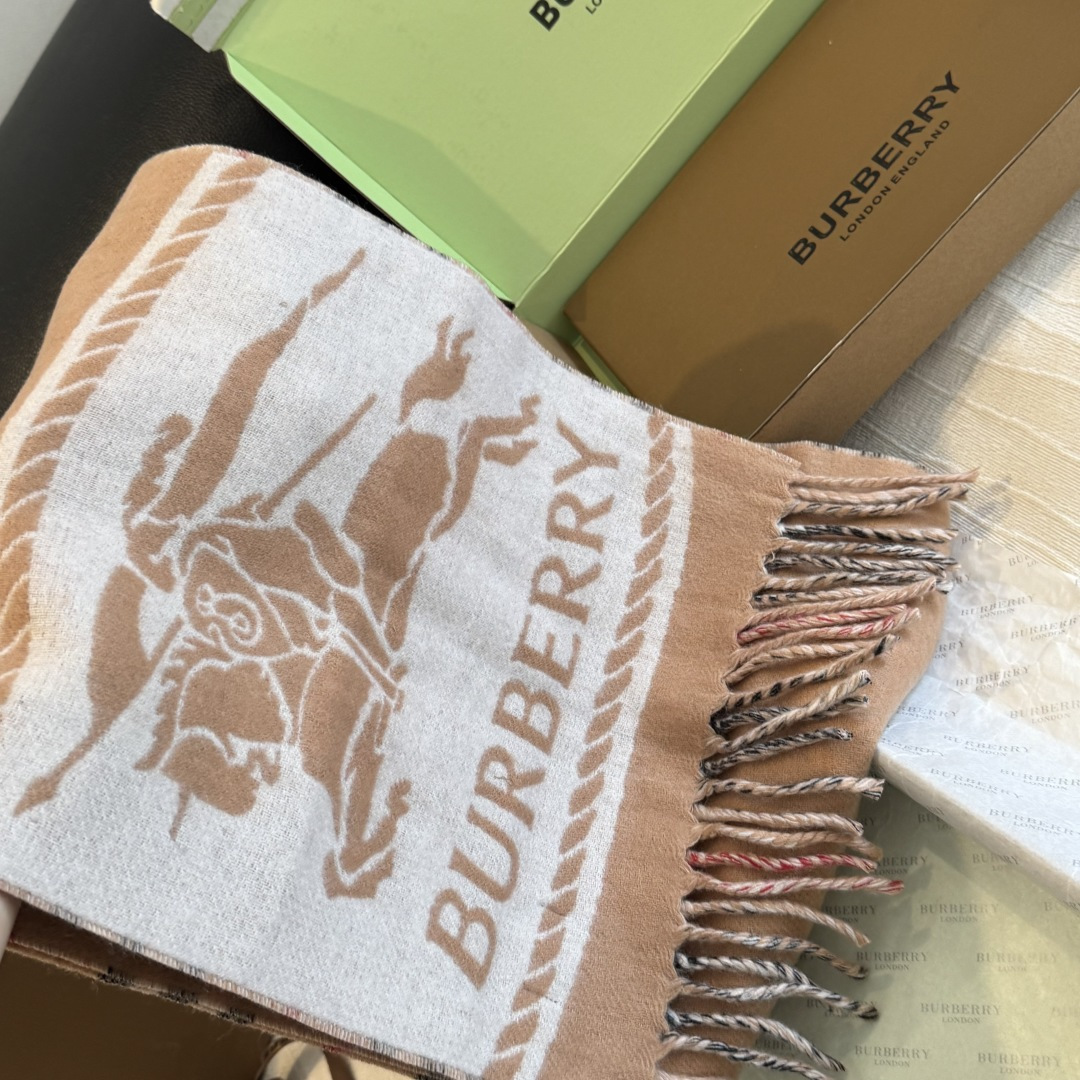 ✨✨Burberry · 巴宝莉双面围巾❗好看的要疯掉了，太有型太有魅力了❗❗非常斯文时尚的秋冬单品！真的很喜欢，非常C