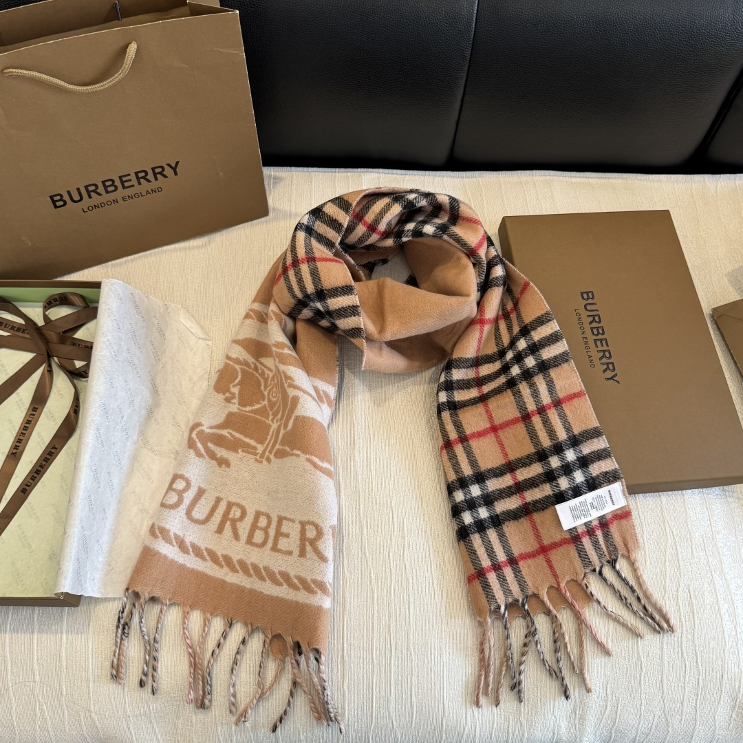 ✨✨Burberry · 巴宝莉双面围巾❗好看的要疯掉了，太有型太有魅力了❗❗非常斯文时尚的秋冬单品！真的很喜欢，非常C