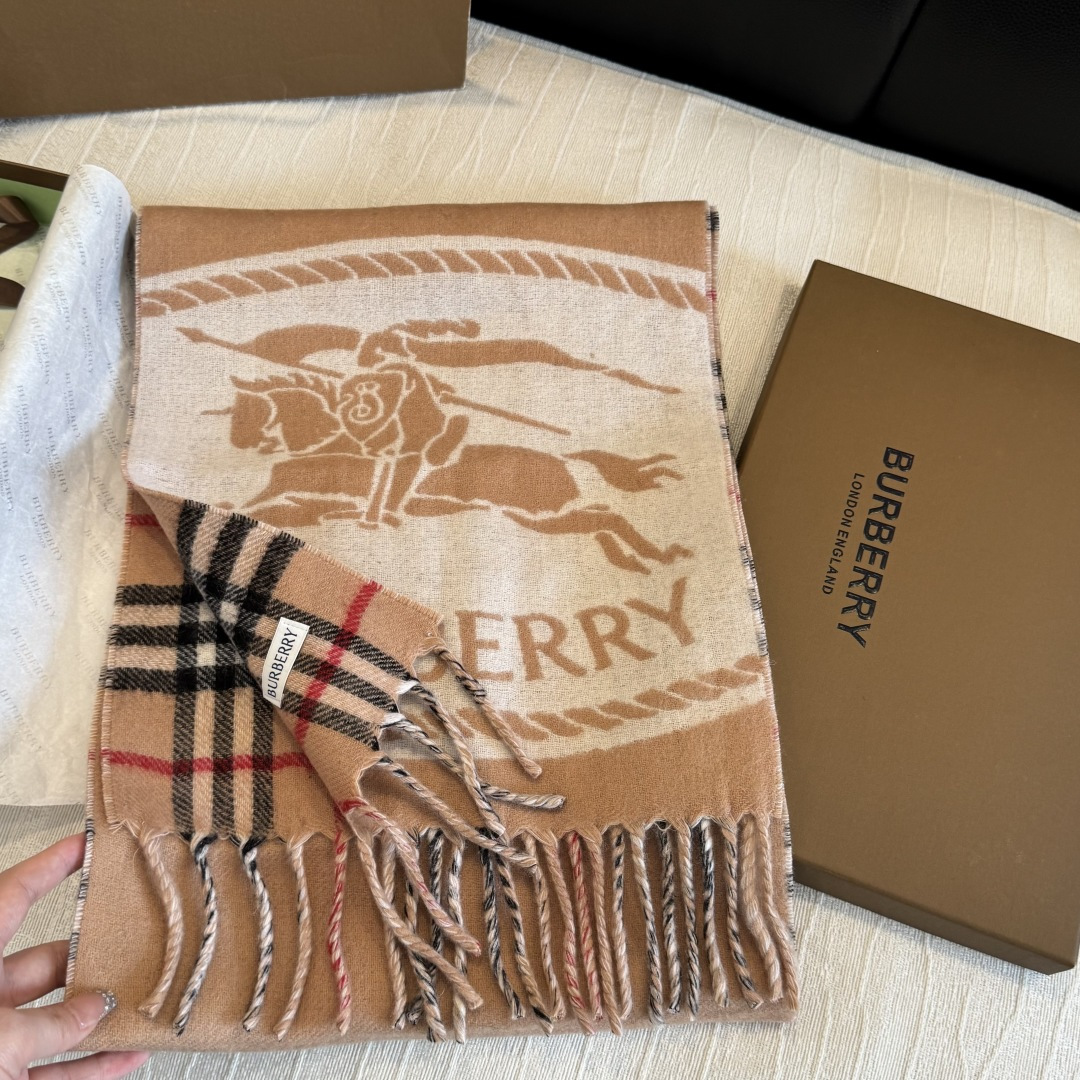 ✨✨Burberry · 巴宝莉双面围巾❗好看的要疯掉了，太有型太有魅力了❗❗非常斯文时尚的秋冬单品！真的很喜欢，非常C