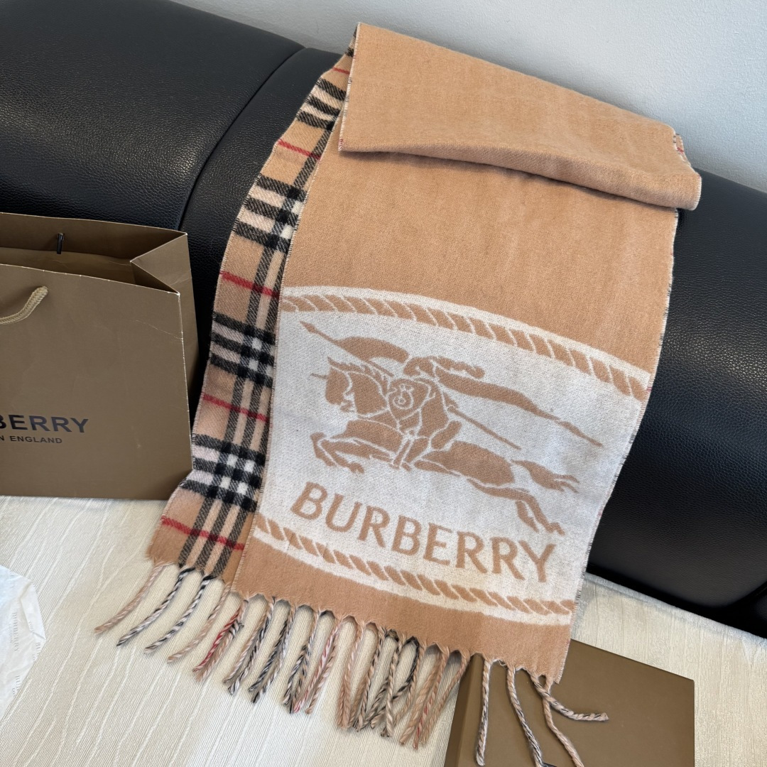 ✨✨Burberry · 巴宝莉双面围巾❗好看的要疯掉了，太有型太有魅力了❗❗非常斯文时尚的秋冬单品！真的很喜欢，非常C
