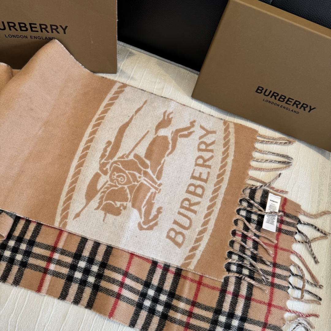 ✨✨Burberry · 巴宝莉双面围巾❗好看的要疯掉了，太有型太有魅力了❗❗非常斯文时尚的秋冬单品！真的很喜欢，非常C