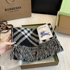 Burberry新款苏格兰格纹羊绒围巾,继全智贤带火的格纹款围巾之后,Bur又一款力作上市,Burberry新款流苏格纹 Burberry新款苏格兰格纹羊绒围巾,继全智贤带火的格纹款围巾之后,Bur又一款力作上市,Burberry新款流苏格纹