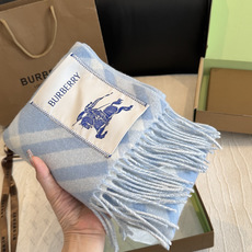 新色 Burberry新款苏格兰格纹羊绒围巾,继全智贤带火的格纹款围巾之后,Bur又一款力作上市,Burberry新款流 新色 Burberry新款苏格兰格纹羊绒围巾,继全智贤带火的格纹款围巾之后,Bur又一款力作上市,Burberry新款流