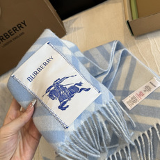 新色 Burberry新款苏格兰格纹羊绒围巾,继全智贤带火的格纹款围巾之后,Bur又一款力作上市,Burberry新款流 新色 Burberry新款苏格兰格纹羊绒围巾,继全智贤带火的格纹款围巾之后,Bur又一款力作上市,Burberry新款流