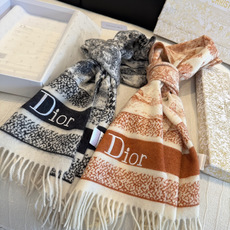 品名:【DIOR 迪奥动物元素流苏长巾】 尺寸:25✖️180CM 材质:100%山羊绒 爆款,专柜最新款式 双面羊绒 品名:【DIOR 迪奥动物元素流苏长巾】 尺寸:25✖️180CM 材质:100%山羊绒 爆款,专柜最新款式 双面羊绒
