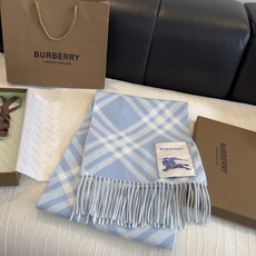 新色 Burberry新款苏格兰格纹羊绒围巾,继全智贤带火的格纹款围巾之后,Bur又一款力作上市,Burberry新款流 新色 Burberry新款苏格兰格纹羊绒围巾,继全智贤带火的格纹款围巾之后,Bur又一款力作上市,Burberry新款流