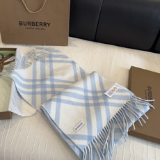 新色 Burberry新款苏格兰格纹羊绒围巾,继全智贤带火的格纹款围巾之后,Bur又一款力作上市,Burberry新款流 新色 Burberry新款苏格兰格纹羊绒围巾,继全智贤带火的格纹款围巾之后,Bur又一款力作上市,Burberry新款流
