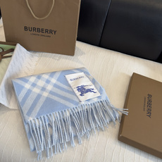新色 Burberry新款苏格兰格纹羊绒围巾,继全智贤带火的格纹款围巾之后,Bur又一款力作上市,Burberry新款流 新色 Burberry新款苏格兰格纹羊绒围巾,继全智贤带火的格纹款围巾之后,Bur又一款力作上市,Burberry新款流